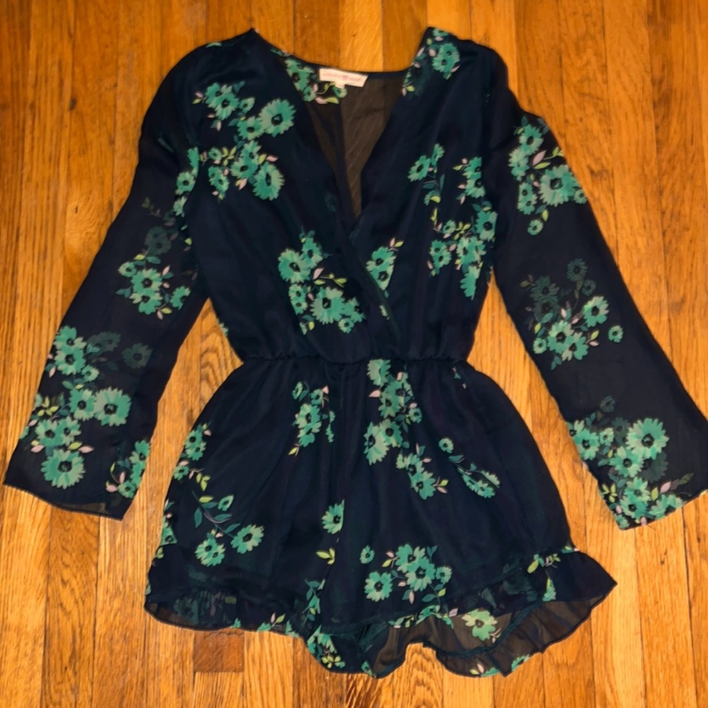 Altar’d State Plunge V Neck Sheer Long Sleeve Green Floral Romper Size Medium